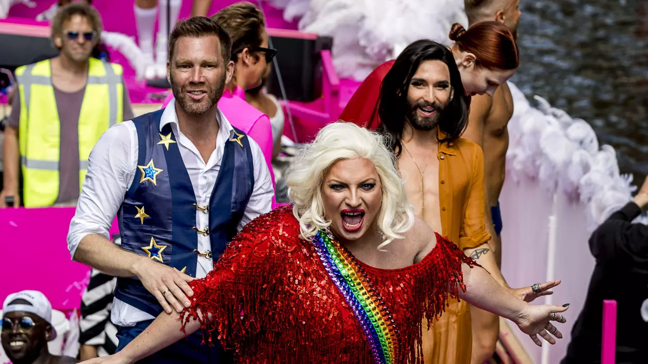 Conchita Wurst Prezență Surpriză La Parada Gay Din Amsterdam Libertatea