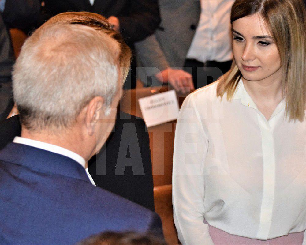 Iubita lui Liviu Dragnea, la Congresul Extraordinar al PSD ...