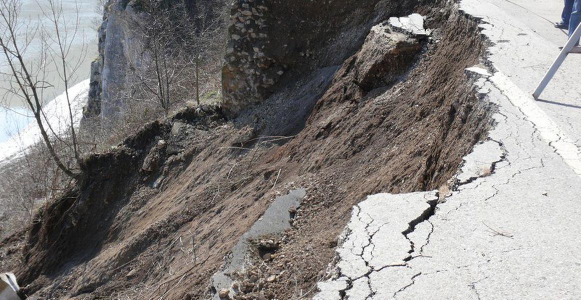 Image result for alunecari teren