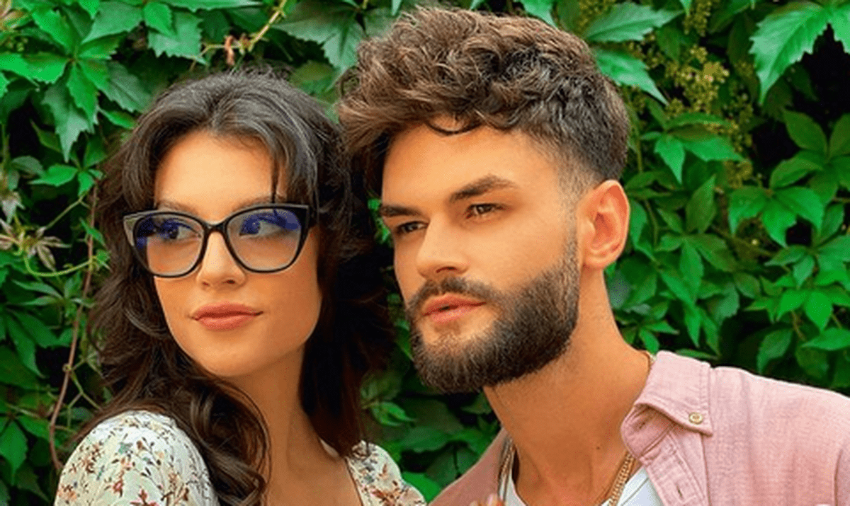 Pavel Stratan, în lacrimi la nunta fiicei sale. Artistul nu și-a putut stăpâni emoțiile, atunci când a condus-o pe Cleopatra la altar