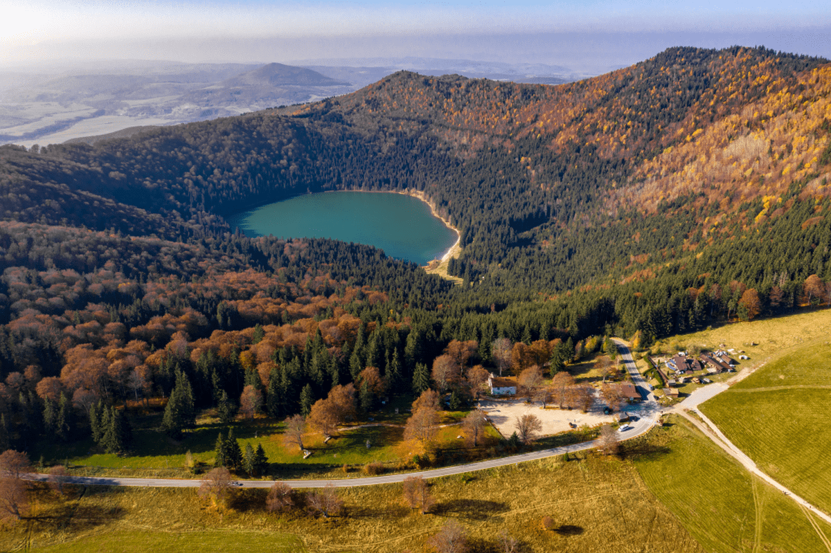 Băile Tușnad - obiective turistice. Ce boli se tratează la Băile Tușnad Lacul Sfânta Ana
