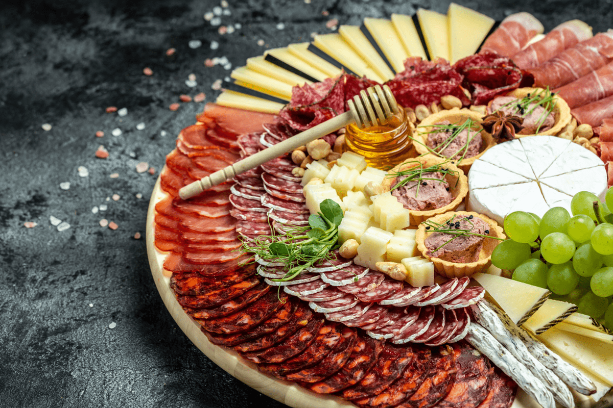 Idei de platouri reci - rețete pentru un platou cu aperitive reci
