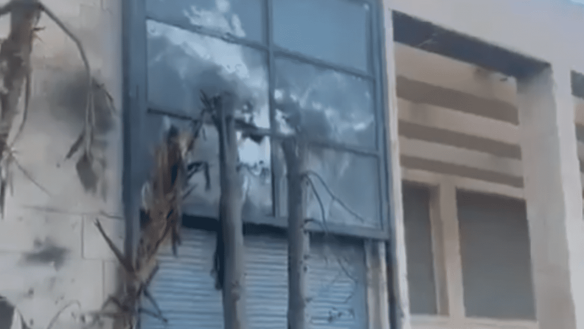 Casa lui Benjamin Netanyahu, după ce a fost lovită de o dronă a Hezbollah | VIDEO