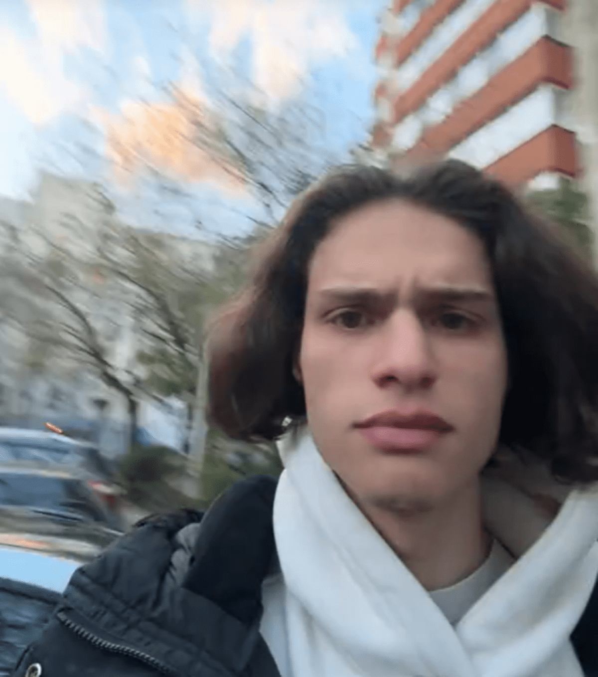 Un apropiat al lui Vlad Pascu, care fusese filmat în timpul unei crize de dealerul său, a fost găsit mort în casă | VIDEO