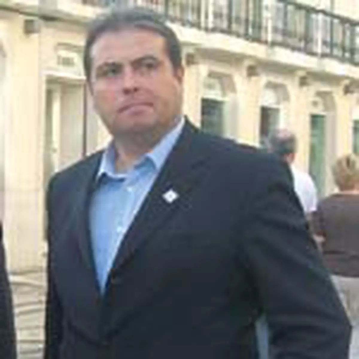 Acuzat ca si-a parasit copilul pentru amanta