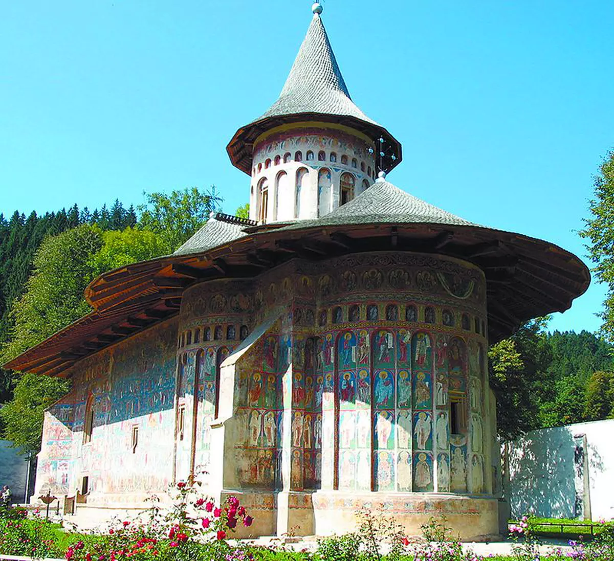 L-a convins pe Ştefan cel Mare să zidească Putna şi Voroneţ