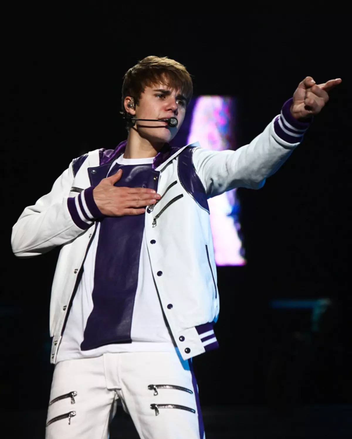Justin Bieber a petrecut într-un club de homosexuali