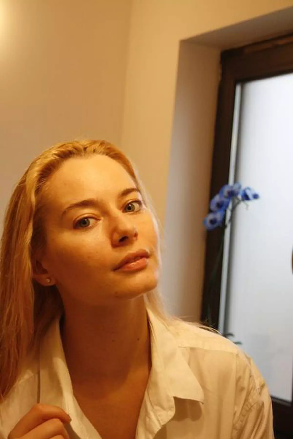Uite cum arată Laura Cosoi nemachiată!