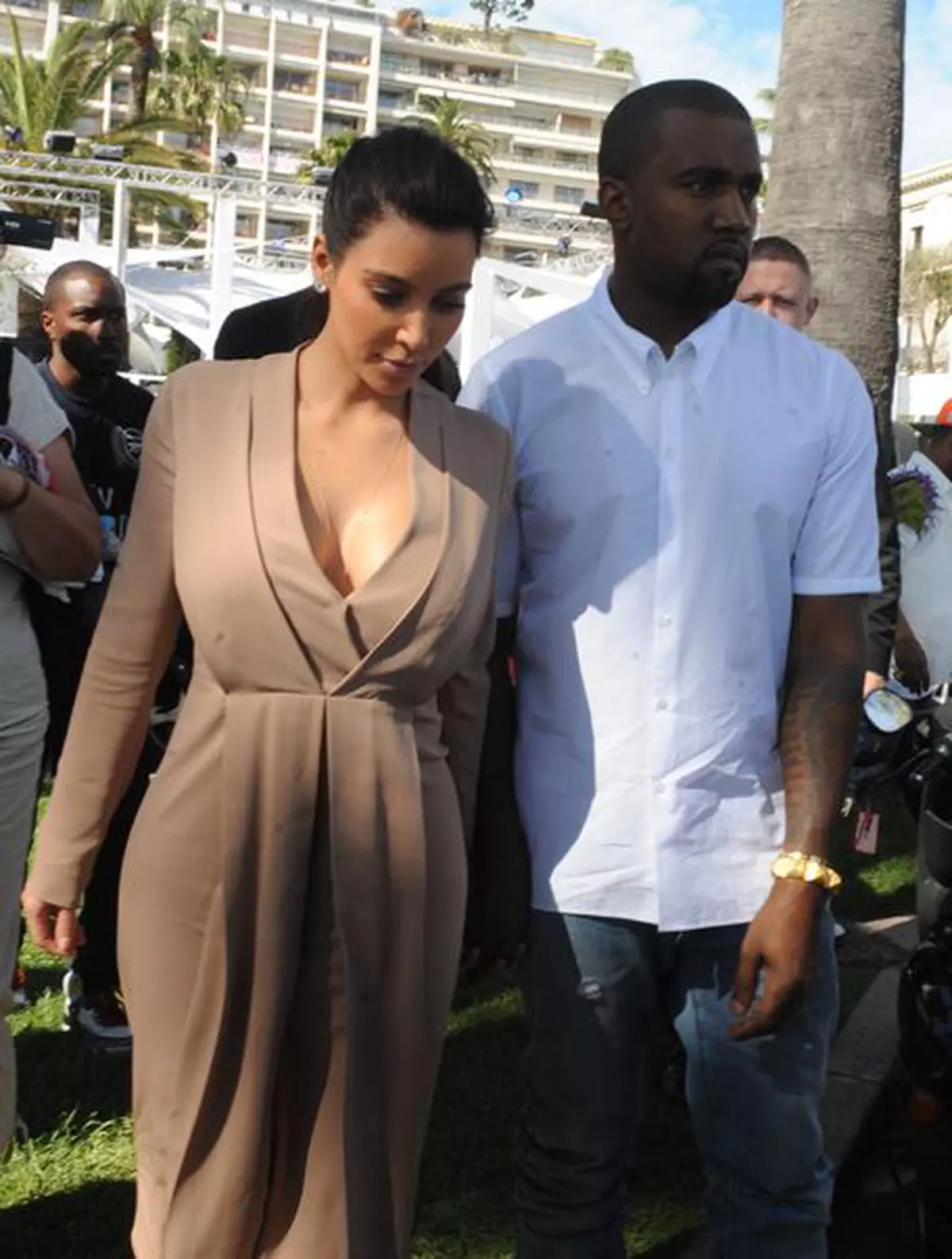 Kanye West îi dă lecţii vestimentare lui Kim Kardashian