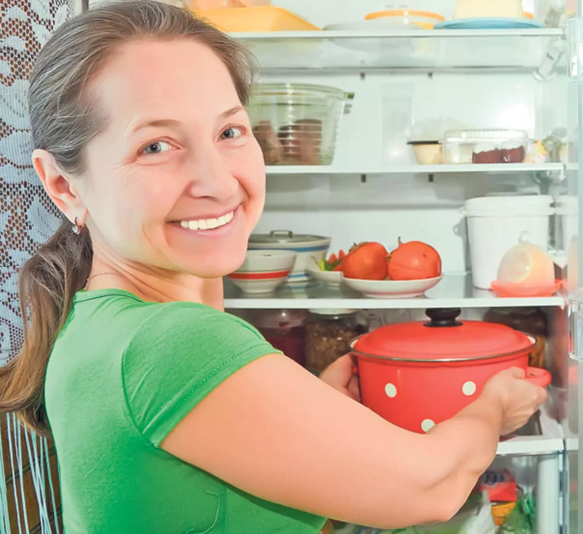 Aprovizionarea pentru Florii şi Paşte îl pune la grea încercare | Depozitează corect alimentele în frigider!