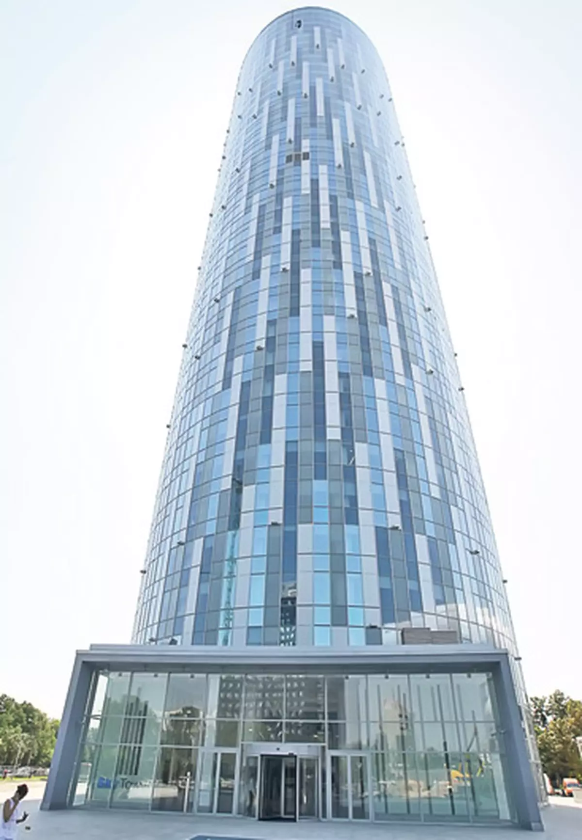 Vino să vezi Bucureştiul de la 125 m! Începând de azi, cea mai înaltă clădire din România poate fi vizitată | FOTO