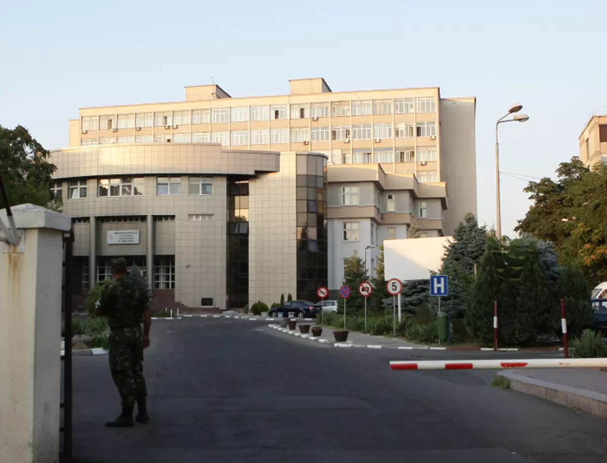 Transplant parţial de cornee, în premieră la Spitalul Militar din Capitală