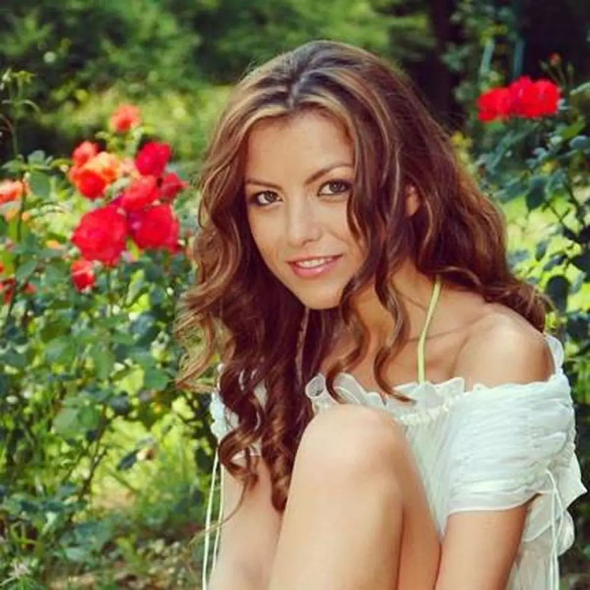Elena Gheorghe feat. JJ - Până dimineaţa. Super videoclip în stil american, cu multă culoare şi acţiune