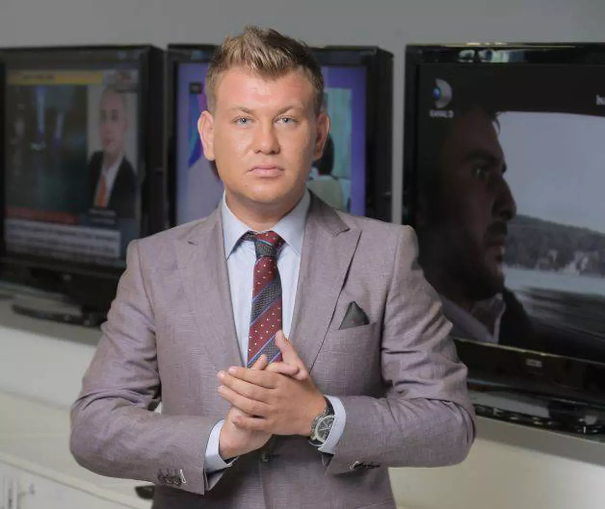 Mihai Ghiță a ajuns prezentator la radio pe vremea când încă era elev. Trăiam cu veșnicul sendviș cu parizer