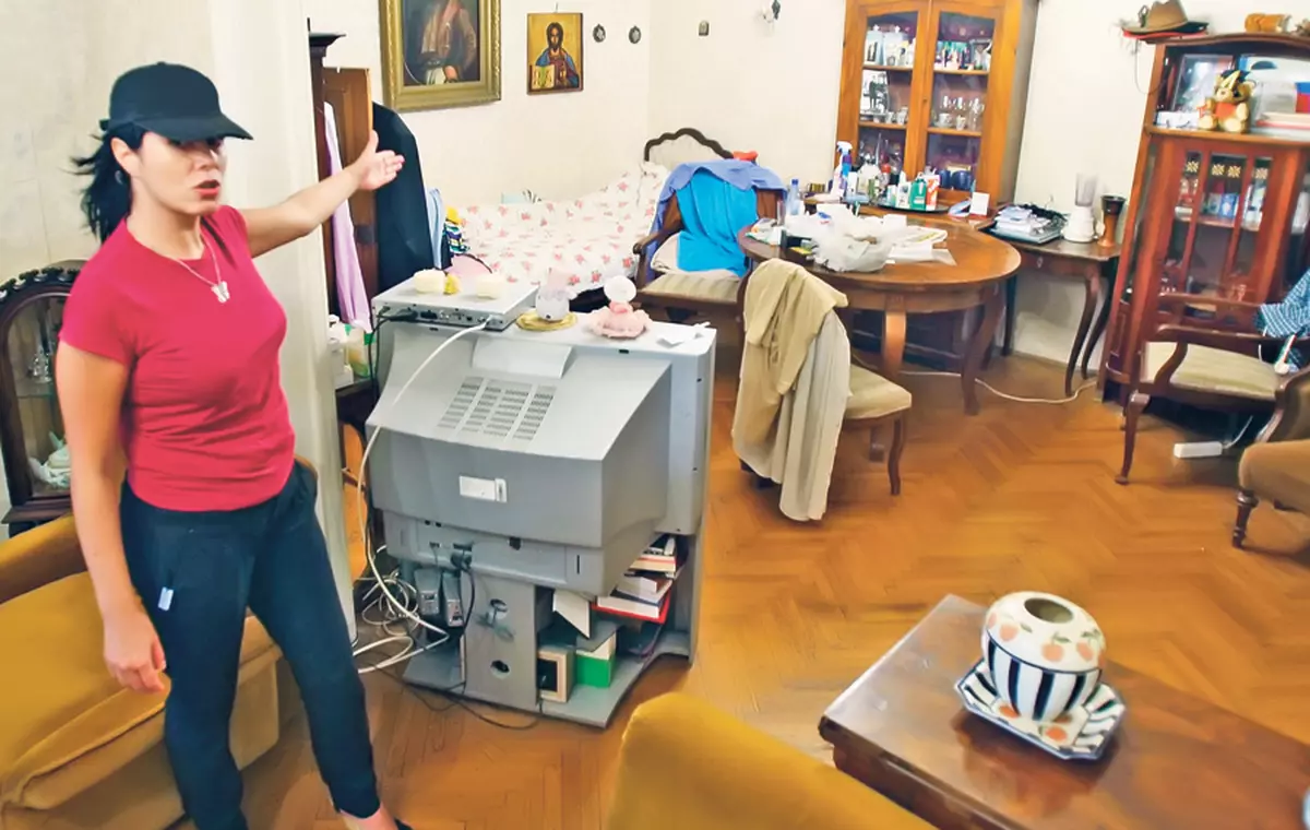 Moculeasca a rămas pe drumuri! Din cauza datoriilor la întreţinere, Mariana a primit somaţie să părăsească apartamentul pe care-l împărţea cu fostul soţ