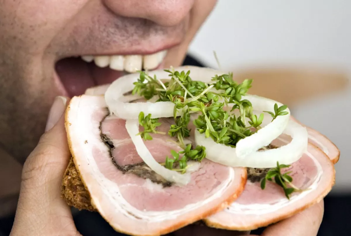 12 persoane au murit în Danemarca, după ce au consumat produse din carne contaminate cu o bacterie