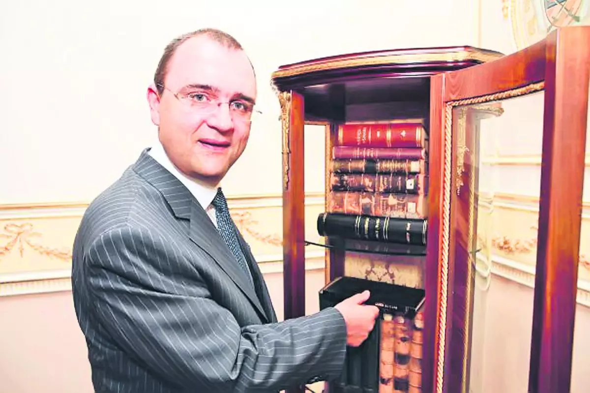 Uniunea scriitorilor de la DNA. DENUNŢURILE NUMELOR GRELE au devenit NOUA MODĂ