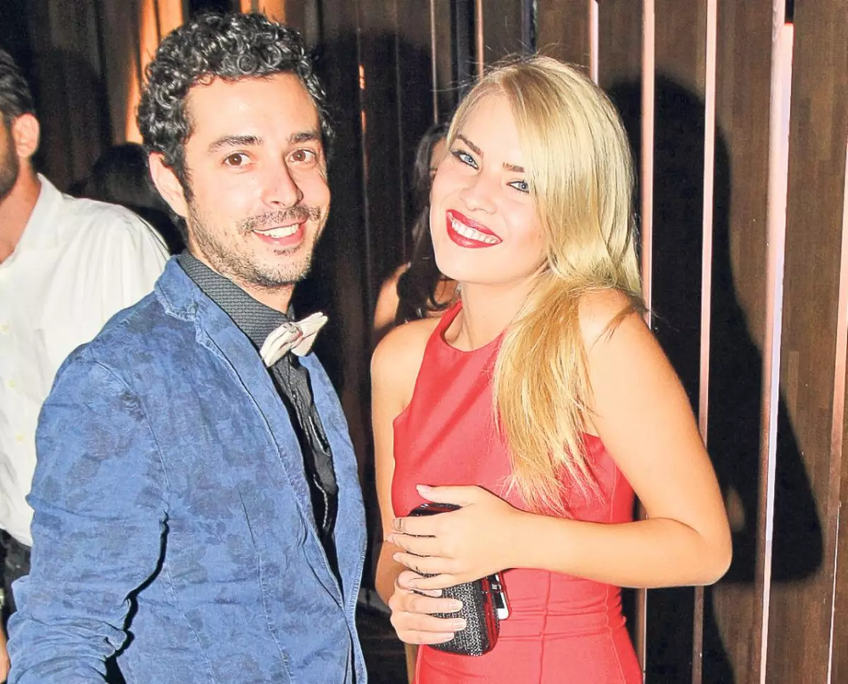 Adio, burlăcie, salut, căsnicie! Tatăl lui Marius Moga spune că nu crede până nu-şi vede fiul la altar: «Aştept să văd când se întâmplă şi asta!»