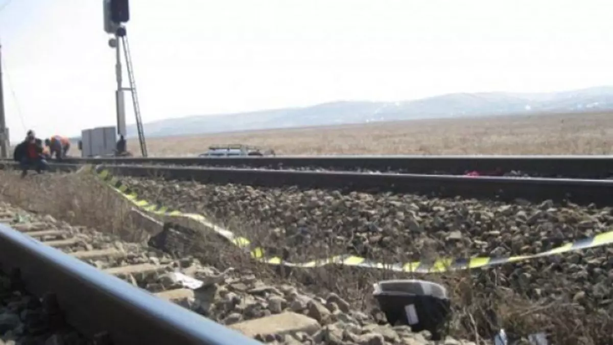 Accident grav în Vaslui! O autoutilitară a fost spulberată de tren