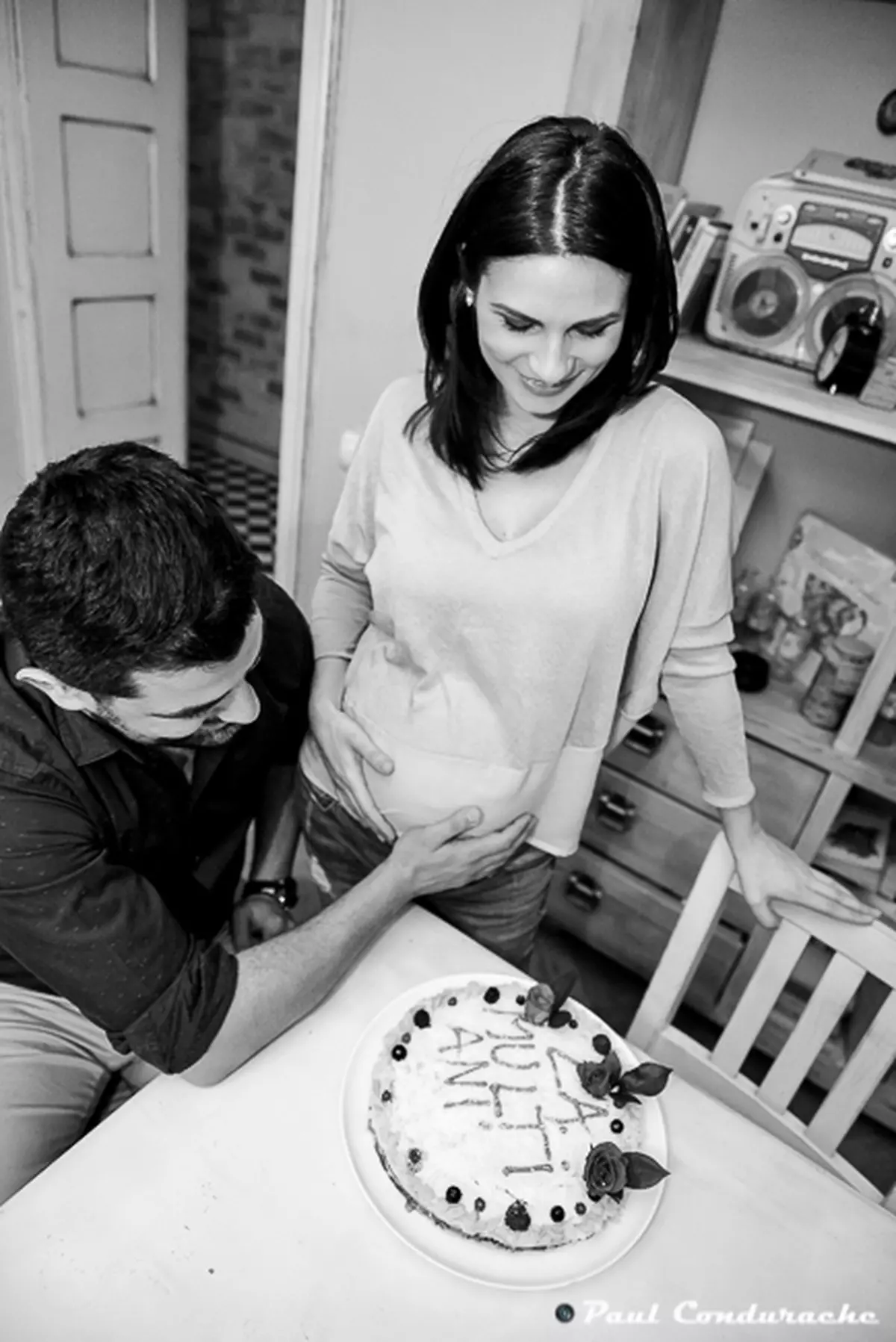 Ellie White, TORT RAW VEGAN DELICIOS DE ZIUA EI! Uite rețeta DESERTULUI DELICIOS ȘI SĂNĂTOS