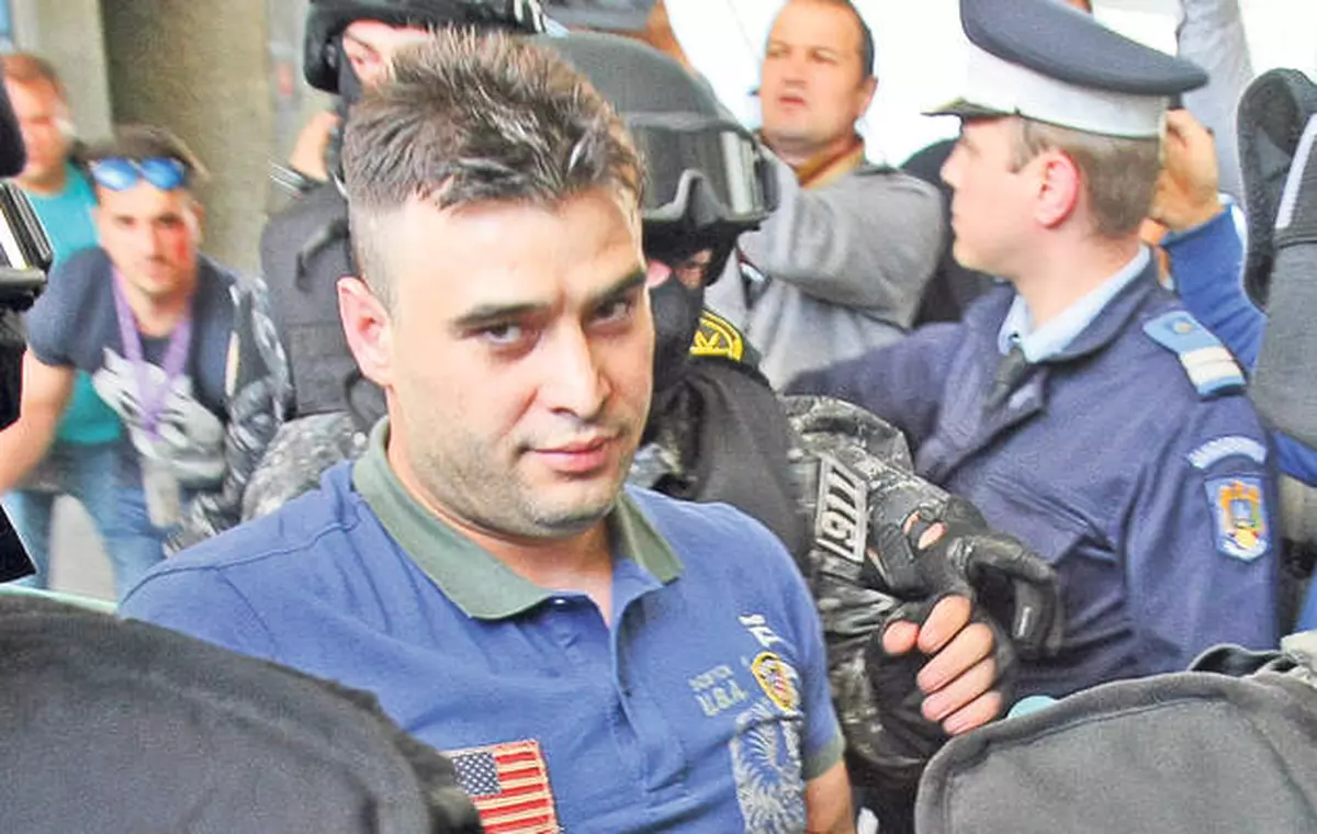 CODUL INFRACTORILOR: „Trebuie să fii maestru în deghizări!. Plus: „poliția și procurorii sunt dușmanii noștri