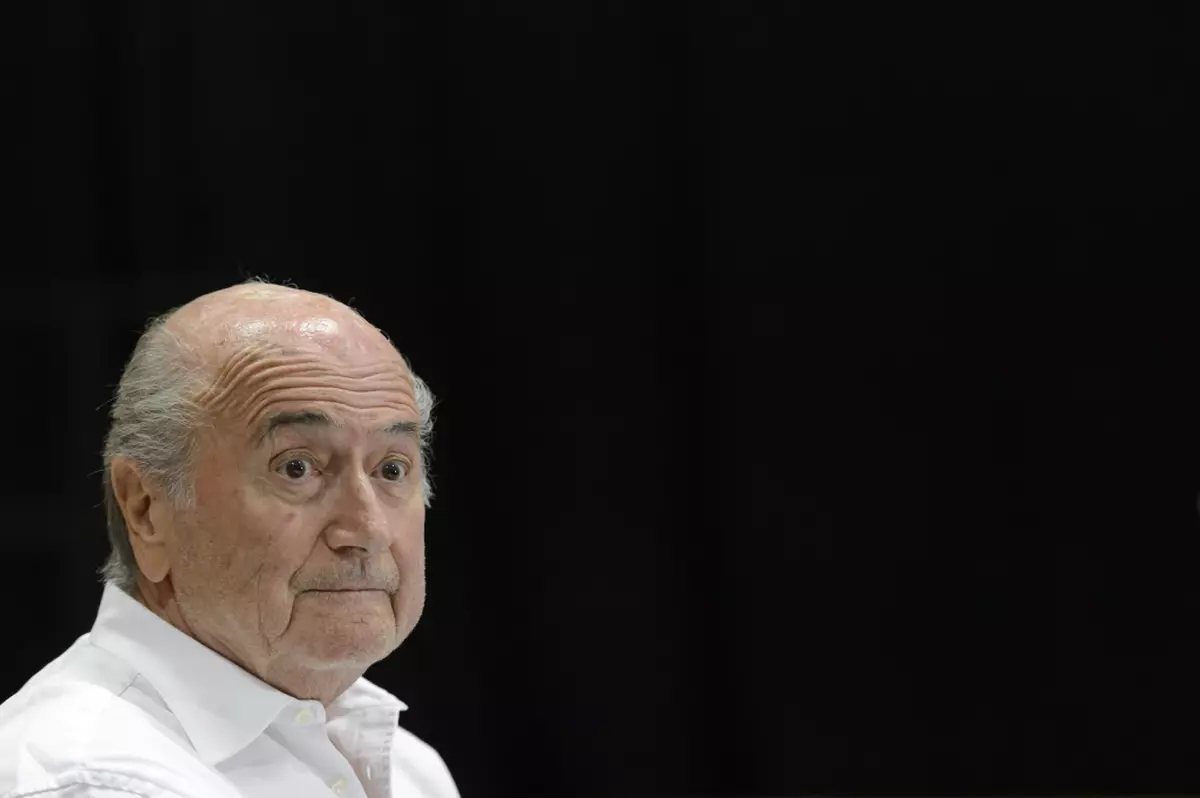 Blatistul Blatter - internat în spital. E foarte stresat, în ultima vreme