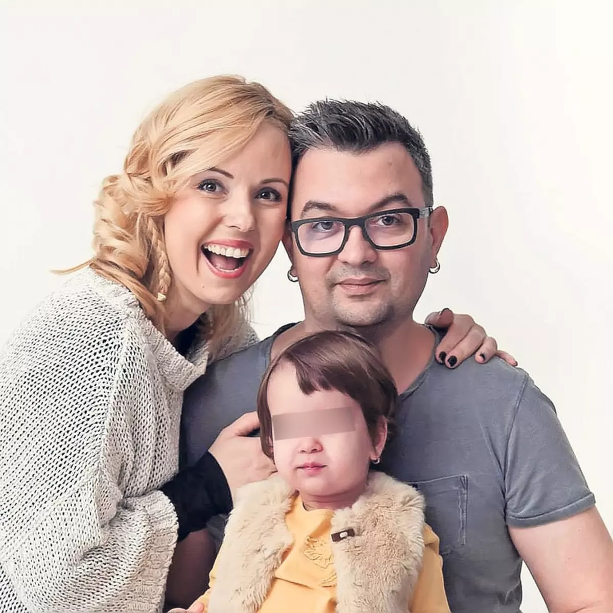 A intrat în anul divorțului! Oliver de la Voltaj a fost chemat de nevastă la tribunal | EXCLUSIV