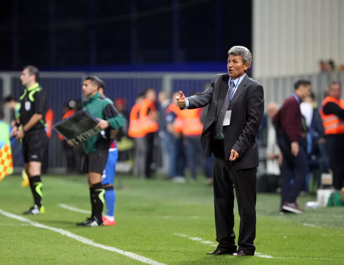 Mi-a fost frică pentru părinți, că erau în tribună!. Gigi Mulțescu vorbește despre incendiul de la Petroșani, de acum 40 de ani. Actualul antrenor de la FC Voluntari, dezamăgit că etapa nu s-a amânat: Nu respectăm nimic