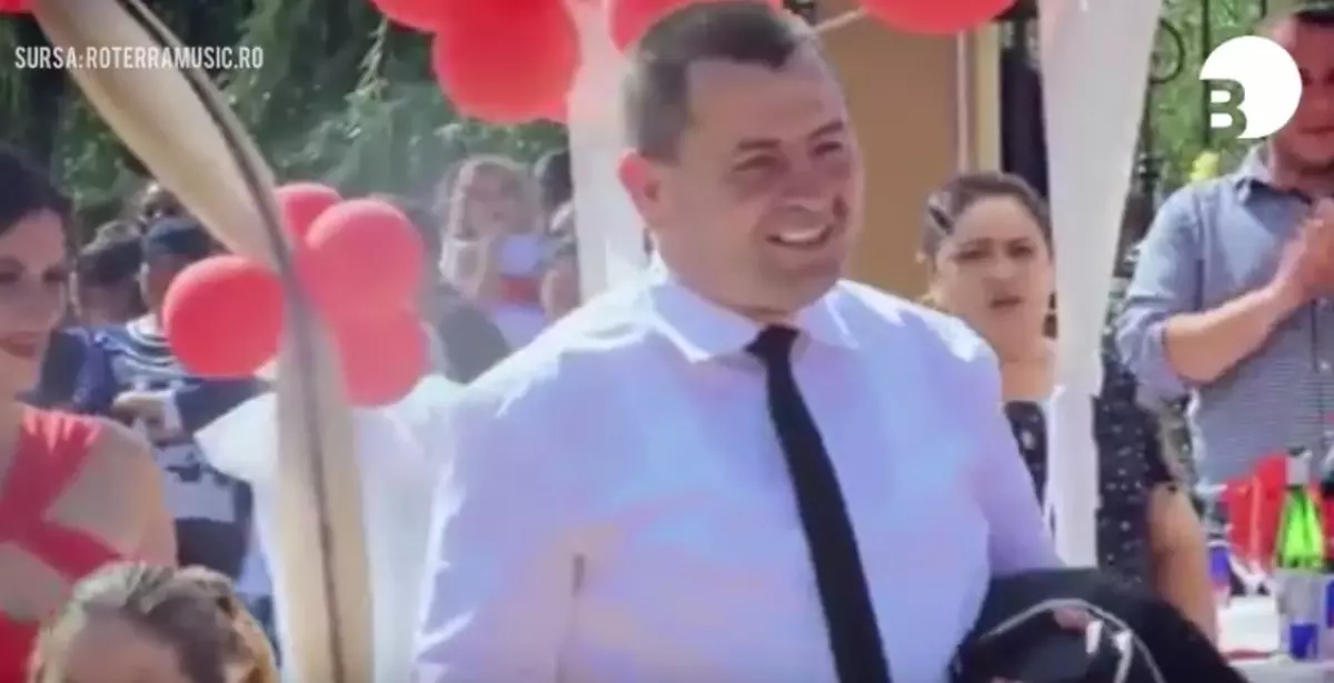 Imagini COMPROMIȚĂTOARE cu fostul șef al poliţiei rutiere din Buzău | VIDEO