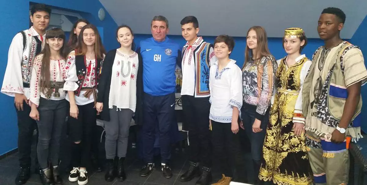 Gică Hagi s-a întâlnit cu participanții Galei Culturale Internaționale / FOTO&VIDEO