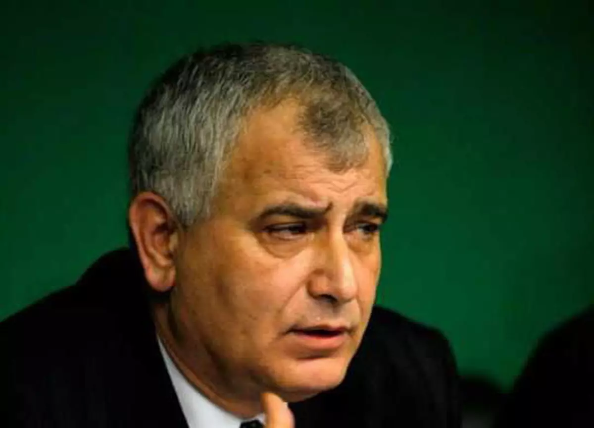 Un mare comentator de fotbal a fost dat afară din partid
