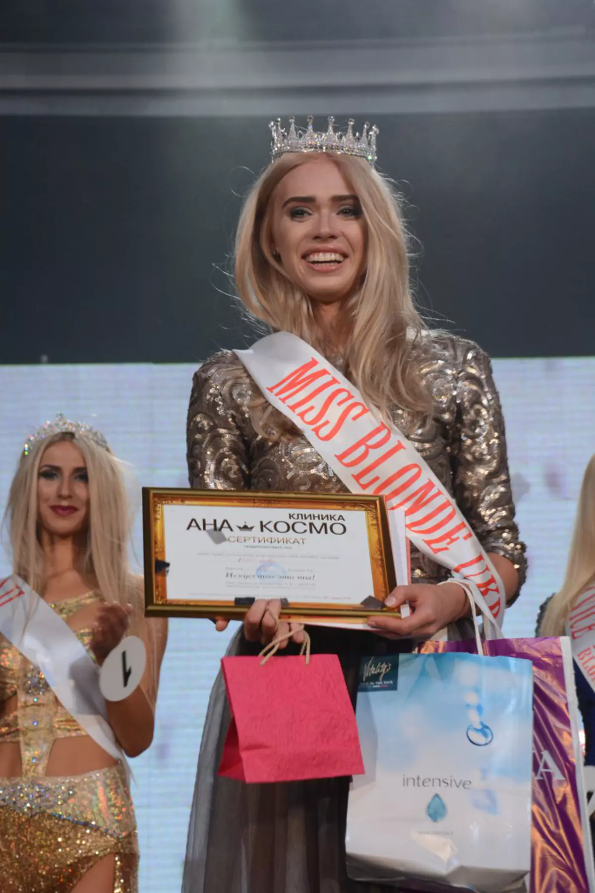 Ea este cea mai frumoasă blondă! Ce competiție a câștigat
