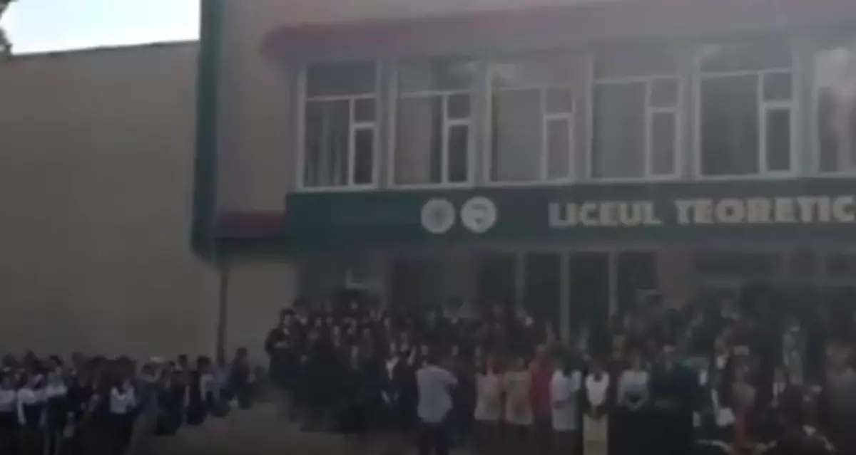 Imnul BAC-ului 2016, făcut după piesa Eroina a lui Carla\'s Dreams! Cum sună piesa „Of, vine BAC-ul | VIDEO