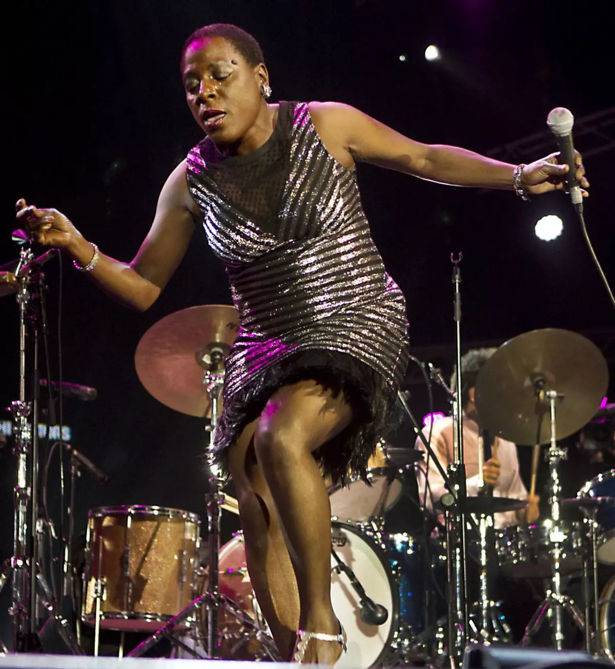 Cântăreaţa soul Sharon Jones a murit. Solista grupului Dap-Kings avea 60 de ani