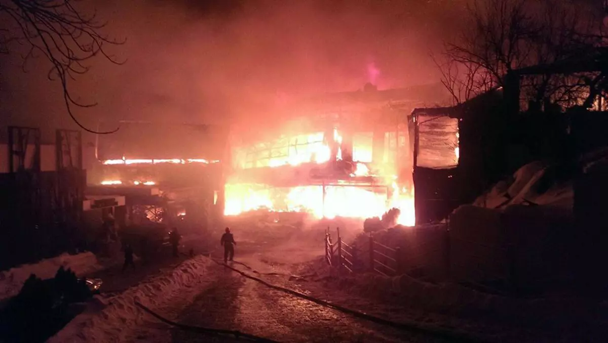 Acuzații grave ale tinerilor prinși în incendiul din Bamboo: S-a fumat toată noaptea în club!