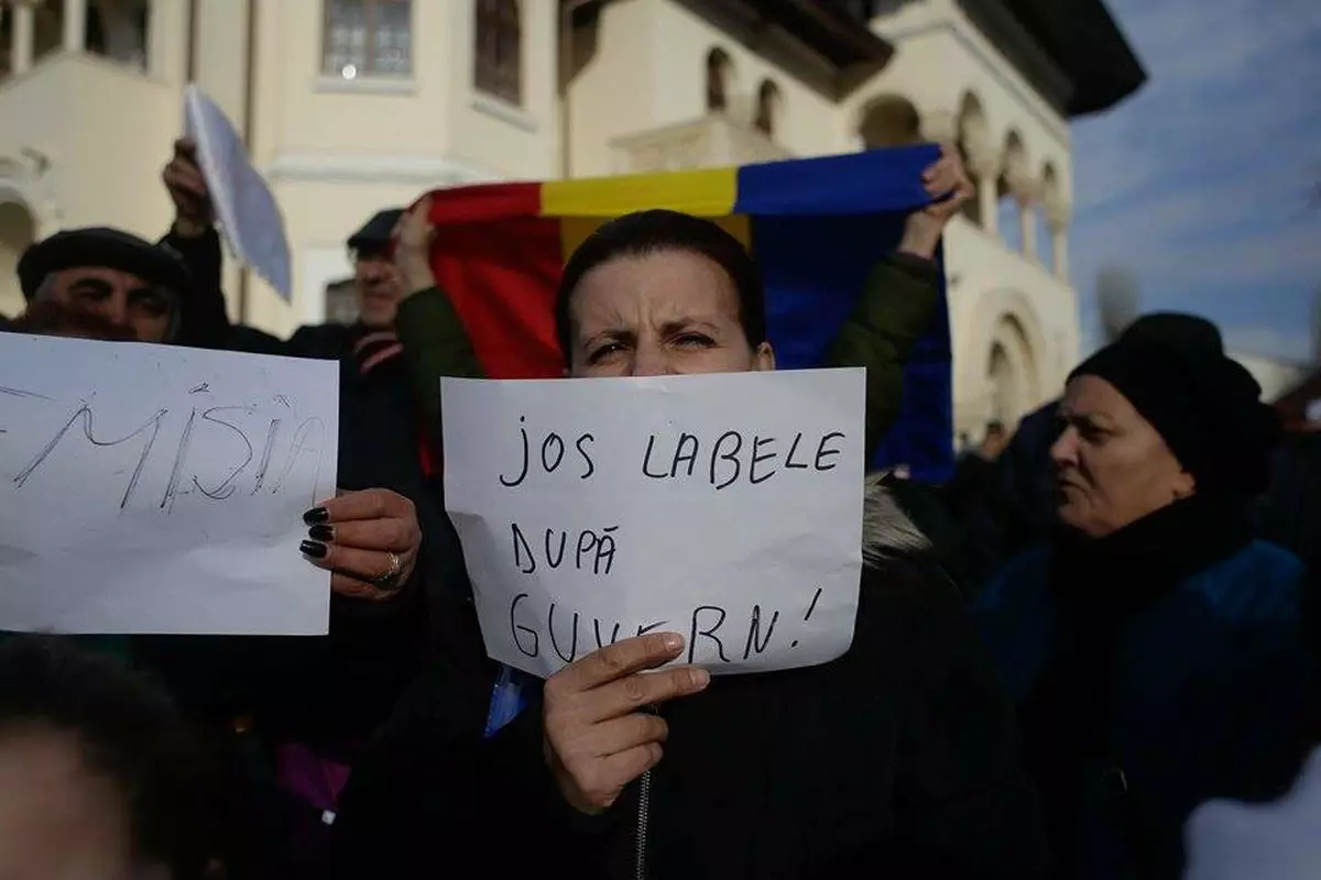 UPDATE. Contramanifestație în București. PSD se dezice de protestele de la Cotroceni / FOTO&VIDEO