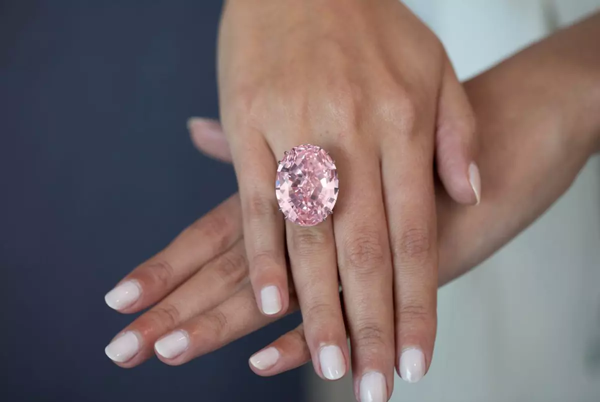 The Pink Star, cel mai mare diamant roz de pe piață, va fi scos la licitație