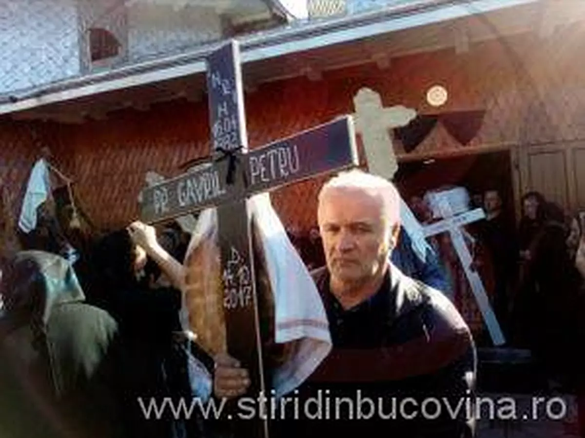 Preotul Petru Gavril a fost înmormântat împreună cu fetița lui de șase ani. Au murit într-un oribil accident