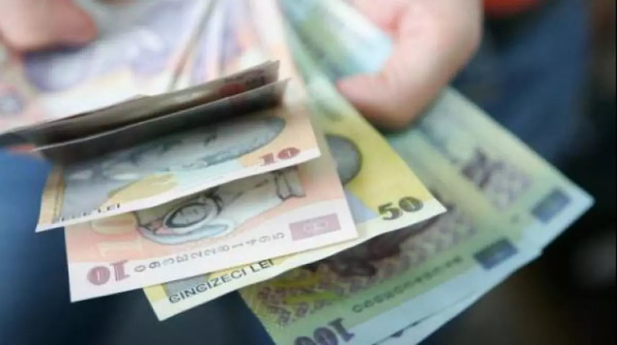 Românii din diaspora, obligați să justifice orice sumă peste 1.000 de euro trimisă în țară; Opoziția acuză majoritatea PSD-ALDE