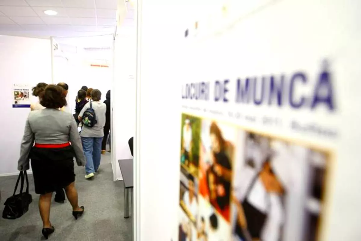 Peste 31.000 de locuri de muncă, la nivel naţional. Mai mulți oameni, la un târg de joburi