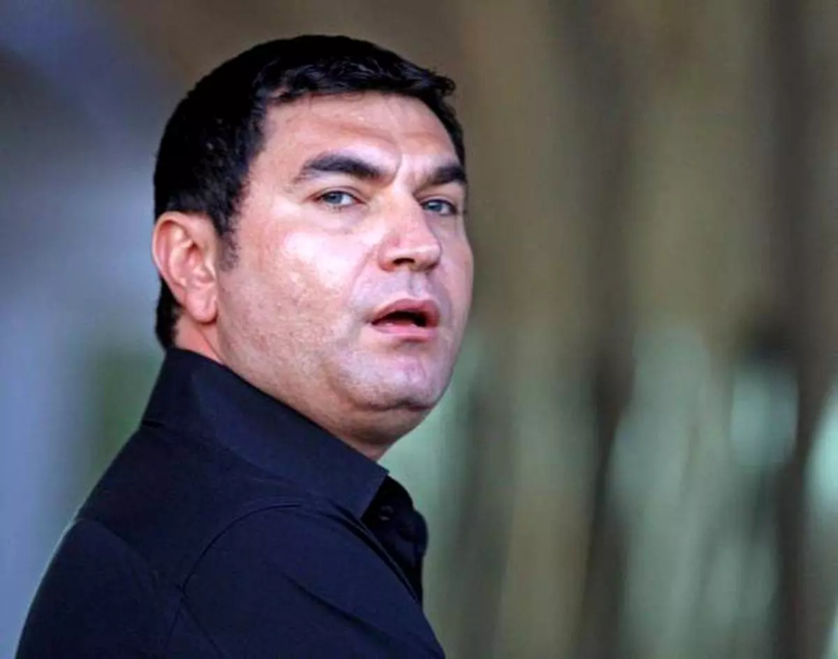 Cristi Borcea vrea să fie liber pentru că are șapte copii. Cristi Borcea, uimit, cu gura întredeschisă