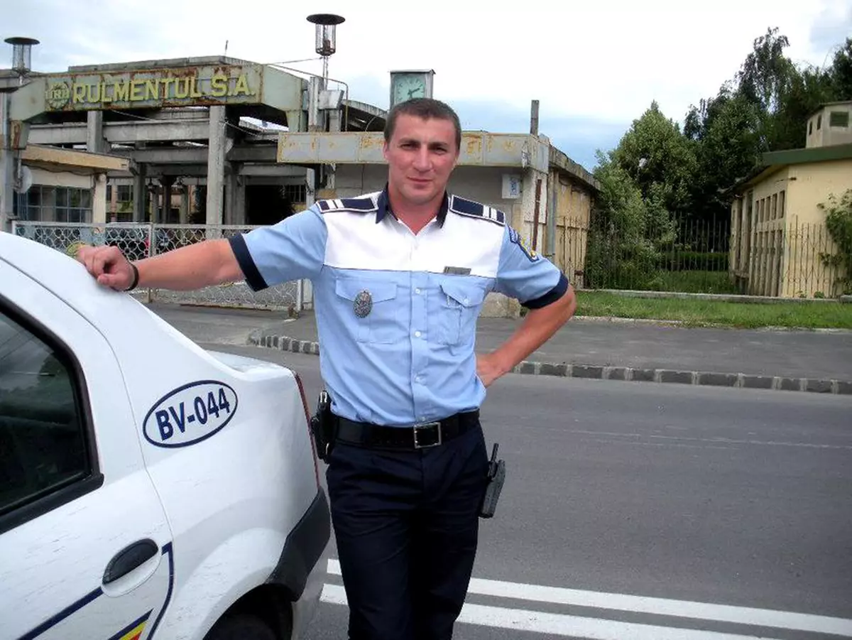 Marian Godină, despre șoferul mașinii cu număr anti-PSD. Polițistul din Brașov consideră că imaginea Poliției Române va avea de suferit