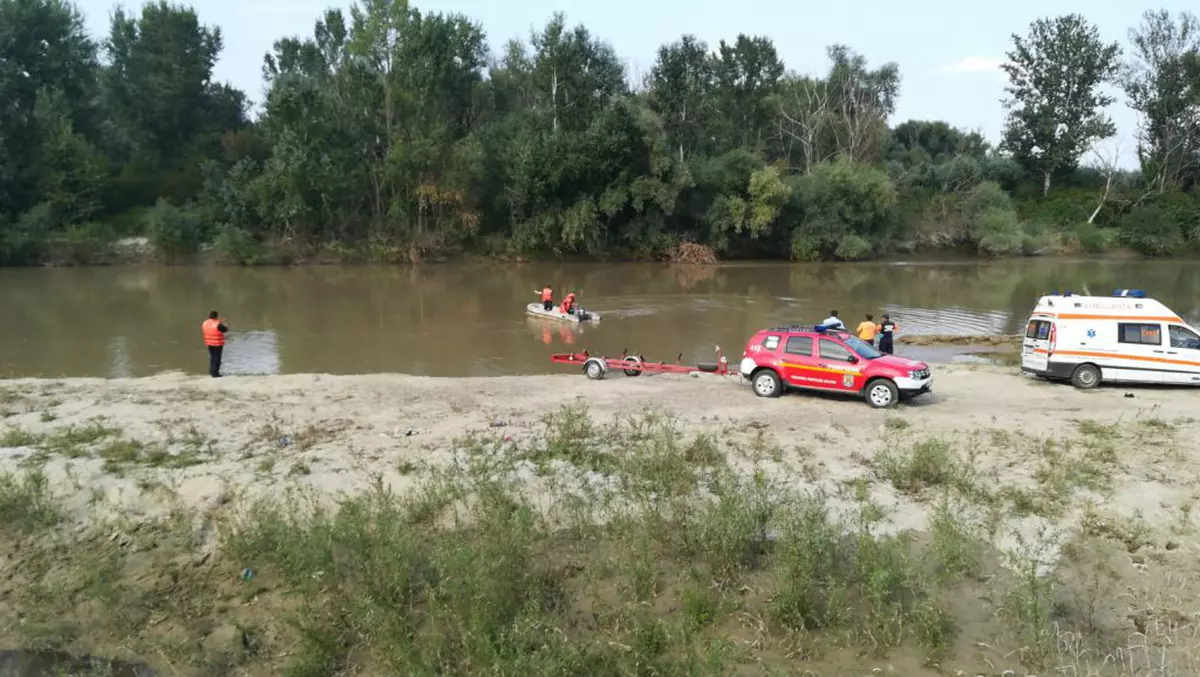 Copilul dispărut în râul Siret, lângă Roman, a fost găsit înecat. Mama sa este cea care l-a văzut plutind pe apă