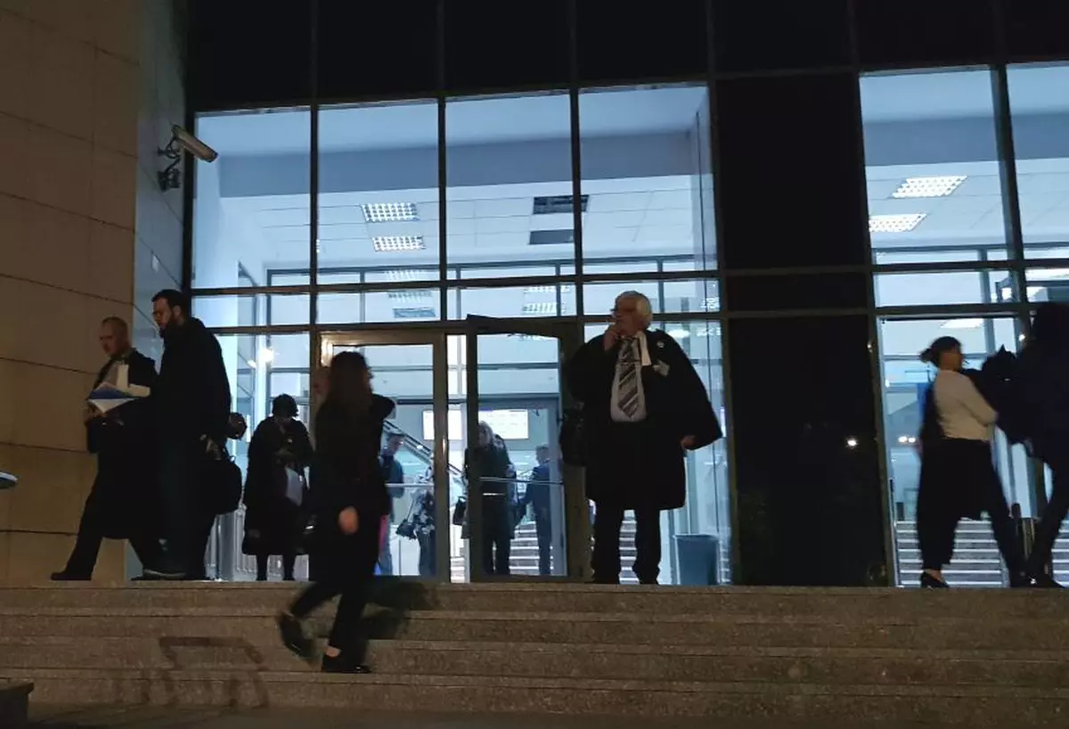 PROCESUL COLECTIV. Daniel Băluţă, primarul sectorului 4, citat cu mandat de aducere la următorul termen