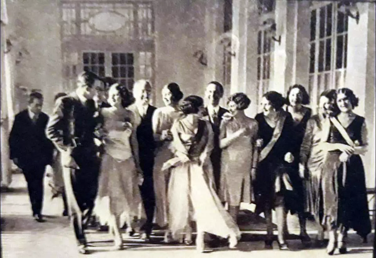 Concursul Miss România din anul 1930 a fost prezentat de scriitorul Liviu Rebreanu! Eveniment cu ștaif și lume bună, la Cazinoul din Sinaia!