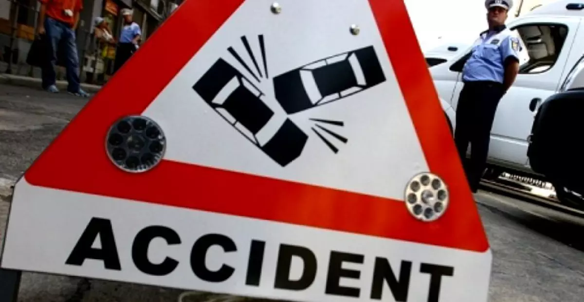 Mașină răsturnată în câmp, în urma unui accident în Vrancea