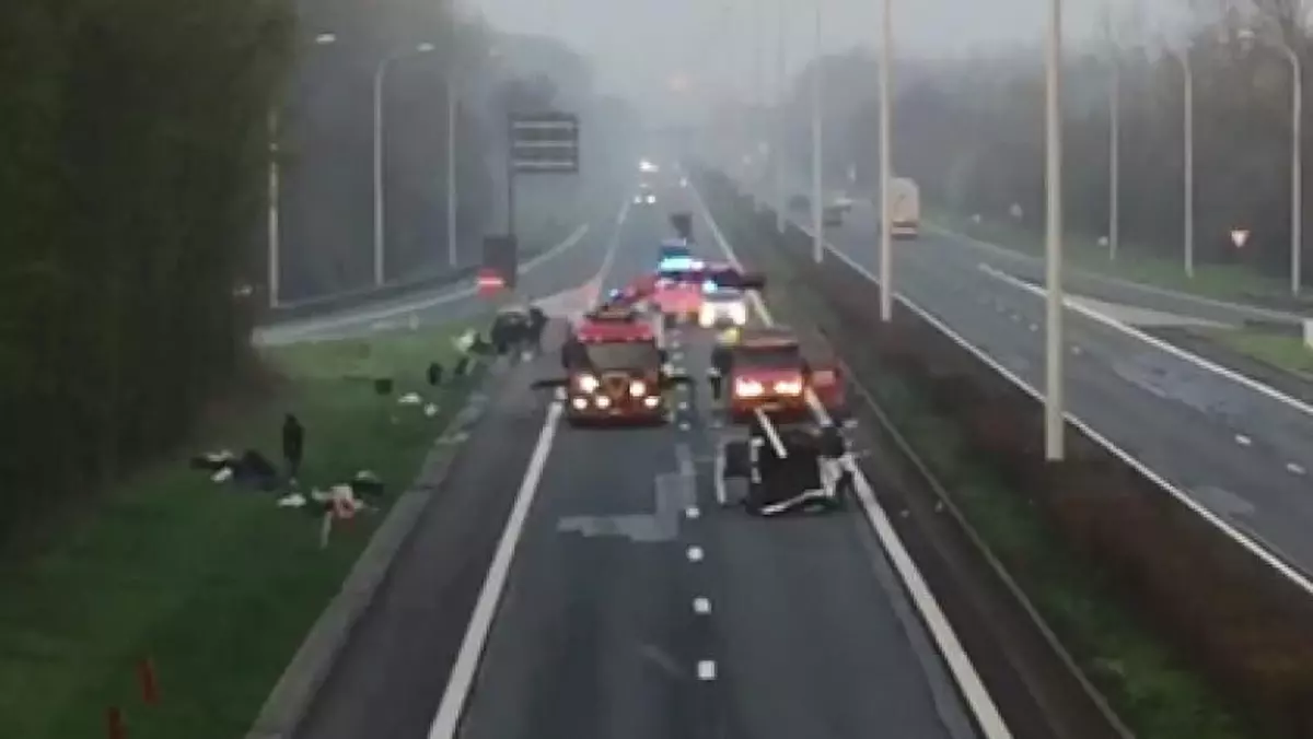 Șase români, răniți într-un accident de microbuz în Belgia