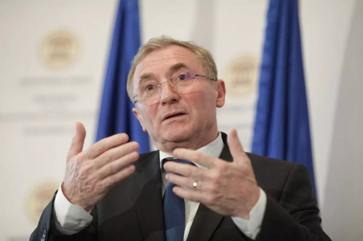 Augustin Lazăr