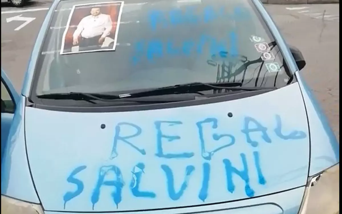 Un român din Italia și-a distrus mașina și a abandonat-o
