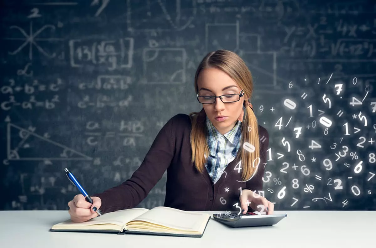 Subiecte BAC Matematică - tânără studiind